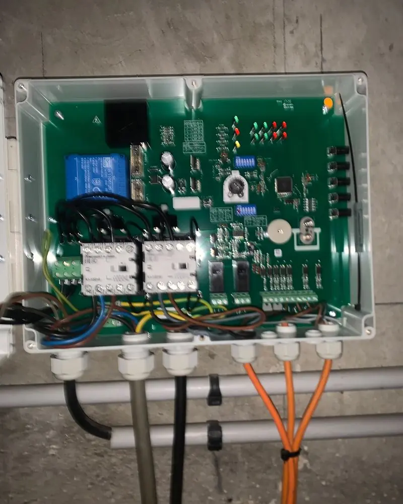 Coffret de commande d’un poste de relevage